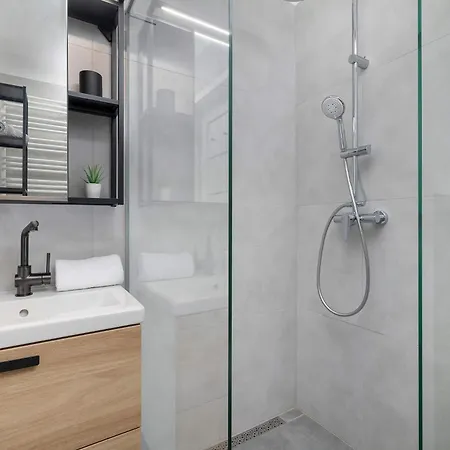 Functional With Parking In Cracow By Renters Appartement *