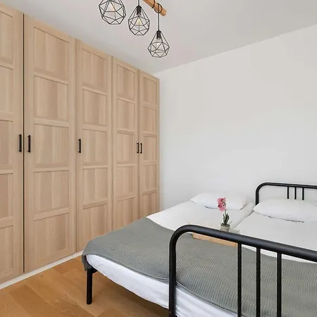 Functional With Parking In Cracow By Renters Appartement *